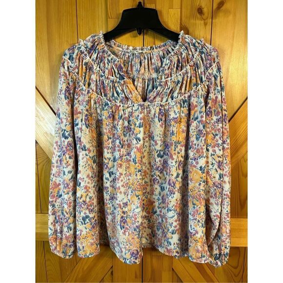 Entro Floral Print V Neckline  Blouse With Ruffle Detail Size Small (4997) - Picture 1 of 5